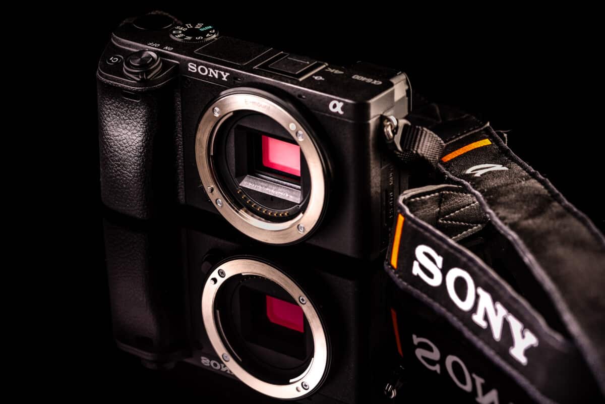 Which brand is best for mirrorless camera?