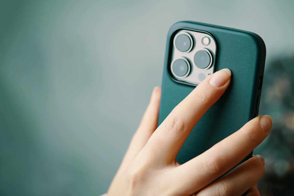 Do iPhone protective cases protect camera lens?