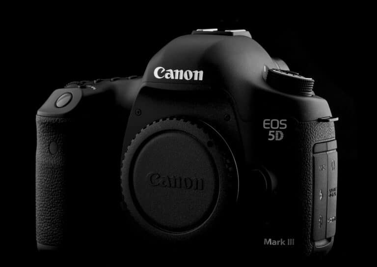 Does the Canon 5D Mark III Have WiFi?